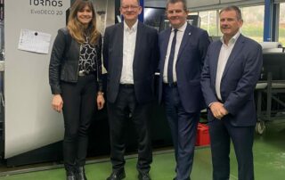 visite élus locaux dans le batiment de DJC décolletage.